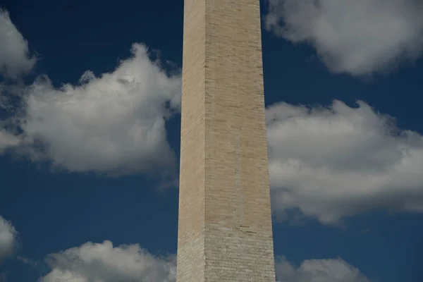 Деталі Пам Ятника Вашингтона Фоні Глибокого Блакитного Неба — стокове фото