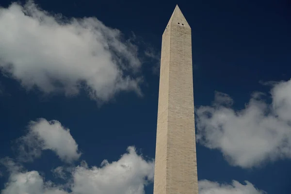Détail Monument Washington Sur Fond Bleu Profond Ciel — Photo