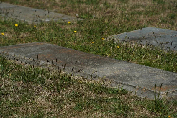 美国弗吉尼亚州约克城的内战墓碑美国独立战争中英国士兵定居者的墓碑 — 图库照片