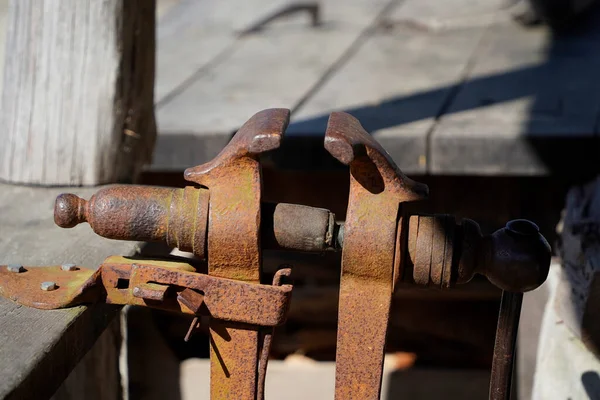 Old Rusted Vise Clamp Detail Close — Stock Photo, Image