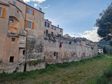 Finalborgo liguria ortaçağ köyü İtalya