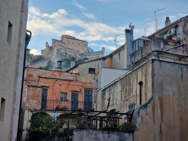 Finalborgo liguria ortaçağ köyü İtalya
