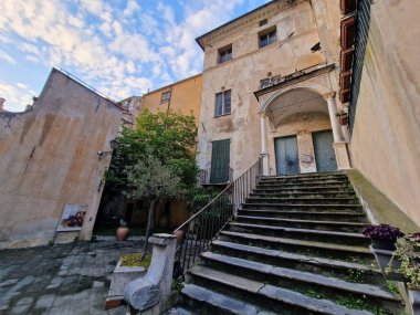 Finalborgo liguria ortaçağ köyü İtalya