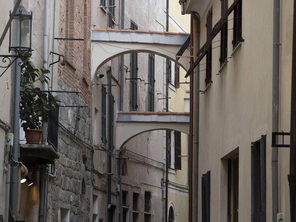 Smalle Straatjes Van Oud Noli Middeleeuws Dorp Ligurië Italië — Stockfoto
