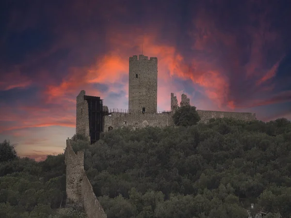 Dramatic Sunset Ursino Mountain Castle Noli Medieval Village Liguria Italy — Stock Photo, Image