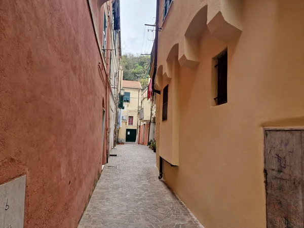 Calles Estrechas Noli Antiguo Pueblo Medieval Liguria Italia —  Fotos de Stock