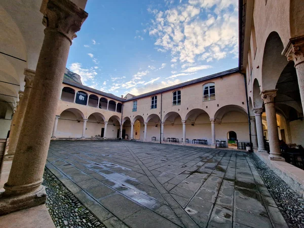 Borgo Medievale Finalborgo Liguria Italia Antico Chiostro — Foto Stock