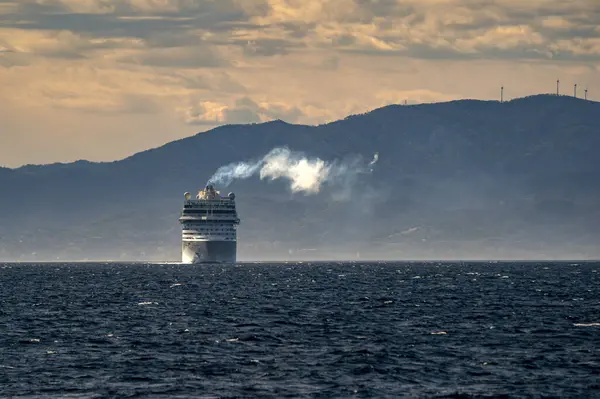 Grande Navio Cruzeiro Mar Liguriano — Fotografia de Stock