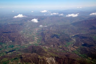 Ligurian Apennines Dağları uçaktan gökyüzü manzaralı