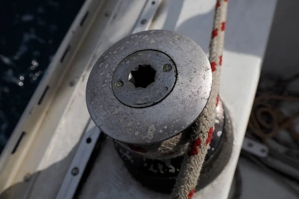Gamla Segelbåt Pulley Blad Vinsch Segel Detalj Yachting Segling Vinsch — Stockfoto