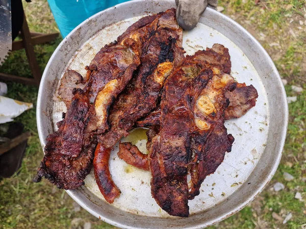 Detail Van Assorted Heerlijk Gegrild Vlees Kolen Een Barbecue — Stockfoto