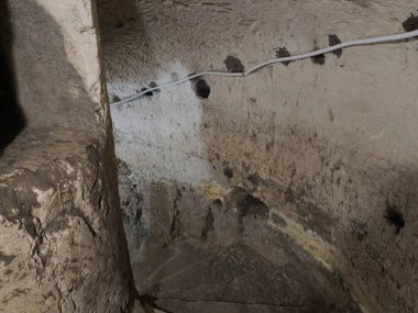 Giudecca Yahudi bölgesi Ortigia, Syracuse, Sicilya, İtalya 'daki San Filippo Apostolo Kilisesi altında savaş sığınağı.