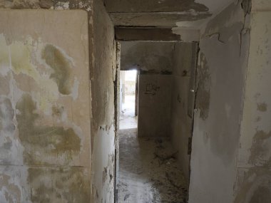 Syracuse 'un Bourbon hapishanesi Ortigia' da Apollo Tapınağı yakınlarında yer almaktadır. Ortigia Adası Sicilya 'daki muhteşem Syracuse şehrinin kalbini temsil eder..