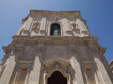 Ortigia Syracuse eski binalar güneşli bir günde sokak manzarası Sicilya, İtalya