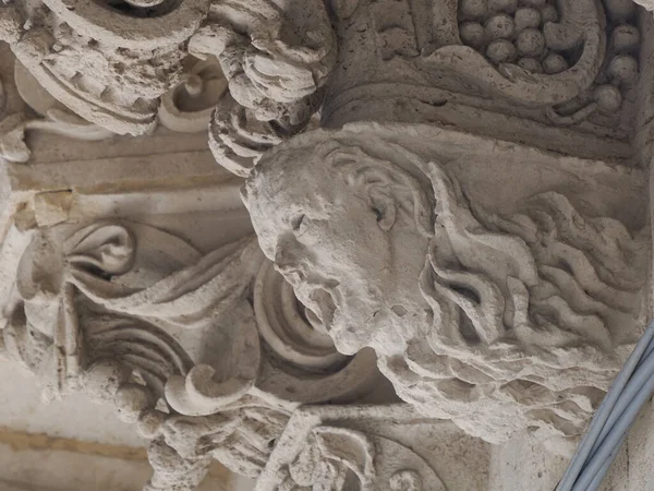 Balkon Sculptuur Ortigia Syracuse Oude Gebouwen Straatbeeld Zonnige Dag Sicilië — Stockfoto