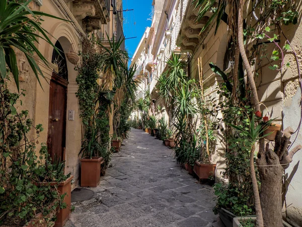 Ortigia Syracuse Old Buildings Street View Sunny Day Sicily Italy — Stock Photo, Image