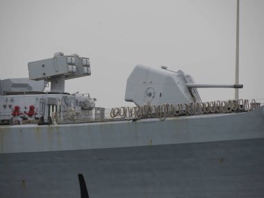 Rolling Airframe Füze ve top kruvazörlü modern savaş gemisinin ayrıntıları