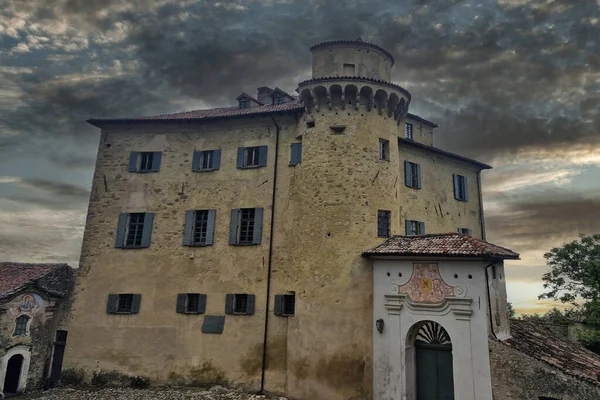 Средневековая Деревня Борго Адорно Федмонт Италия — стоковое фото