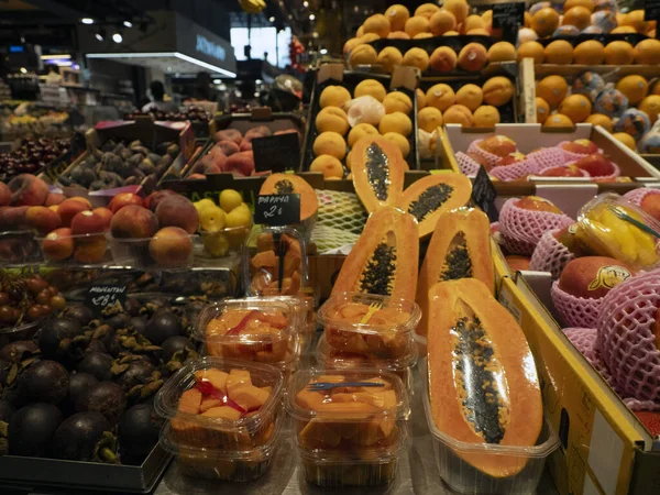Frukt Smoothie Boqueria Barcelona Frukt Skaldjur Kött Skinka Matmarknad — Stockfoto