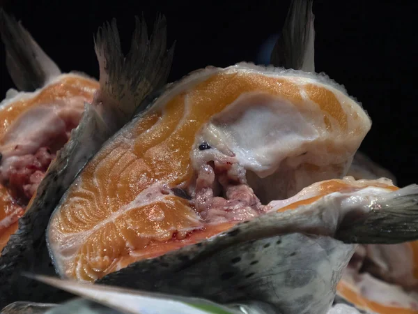 新鮮な魚のボケリアバルセロナフルーツシーフード肉ハム市場 — ストック写真