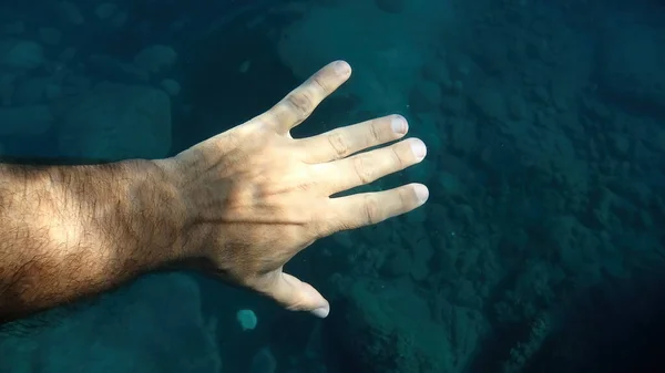 Open Palm Human Hand Underwater Detail Close — Stock Photo, Image
