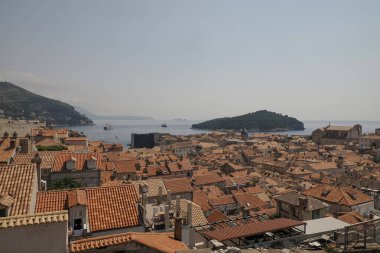 Dubrovnik Hırvatistan şehir duvarlarından ortaçağ kasaba manzarası