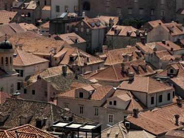 Dubrovnik Hırvatistan şehir duvarlarından ortaçağ kasaba manzarası