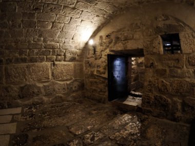 14. yüzyıldan 1808 yılına kadar Dubrovnik Hırvat Ortaçağ Papazları Sarayı 'ndaki İtalyan Sarayı Knezev Dvor İtalyan Sarayı Rettori' nde bir mahpus..