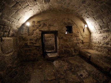 14. yüzyıldan 1808 yılına kadar Dubrovnik Hırvat Ortaçağ Papazları Sarayı 'ndaki İtalyan Sarayı Knezev Dvor İtalyan Sarayı Rettori' nde bir mahpus..