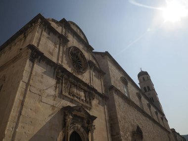 Dubrovnik Hırvat Ortaçağ kasabasındaki Fransisken Kilisesi ve Manastırı