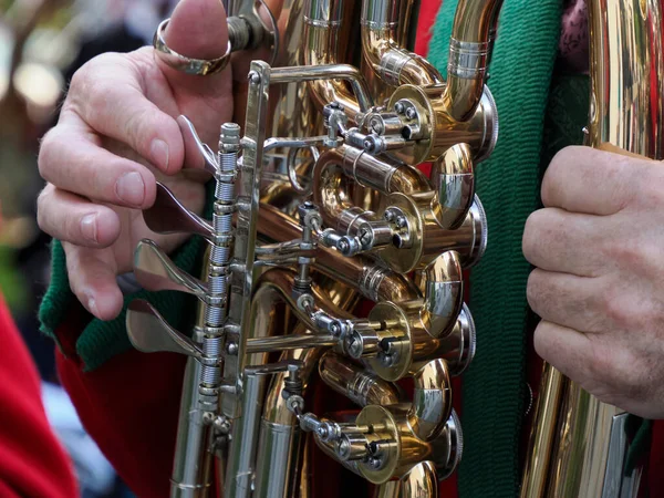 Hand Detail Spielt Traditionelles Bandinstrument Aus Nächster Nähe — Stockfoto