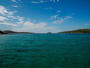 Turkuaz su cenneti lagünü Archipelago - Hırvatistan 'daki Kornati takımadaları ulusal parkının adaları