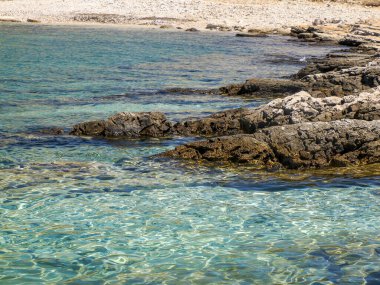 Turkuaz su cenneti lagünü Archipelago - Hırvatistan 'daki Kornati takımadaları ulusal parkının adaları