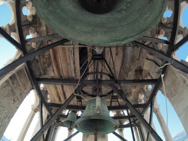 Dalmaçya 'daki Trogir ortaçağ kasabasının saat kulesi Hırvatistan UNESCO Dünya Mirası Alanı Eski Şehir ve bina ayrıntıları.