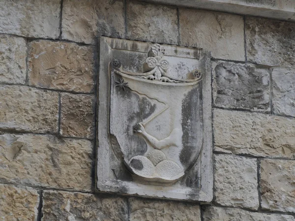 Dalmaçya 'nın ortaçağ kasabası Dalmaçya' nın Loggia 'sı Hırvatistan UNESCO Dünya Mirası Alanı Eski Şehir ve bina ayrıntıları.