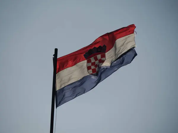 Bandera Croata Ondeando Castillo Trogir Ciudad Medieval Dalmacia Croacia Patrimonio — Foto de Stock