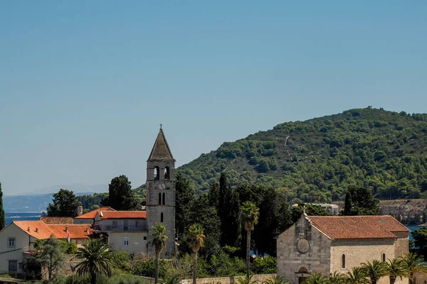 Split Vis Birbirine Bağlayan Feribot Yolcusunun Hırvat Manzarası — Stok fotoğraf