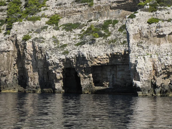 Виз Острова Хорватия Бирюзовой Воды Скалы Скалы Прозрачная Чистая Морская — стоковое фото