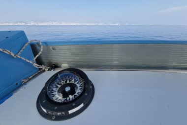 bir deniz pusulası kapat