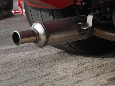 SANREMO, İtalya - 15 Ekim 2023 - Ospedaletti Devresi Tarihi Otomobil Uyanışı Ospedaletti caddelerinde düzenlenen bir yarışma