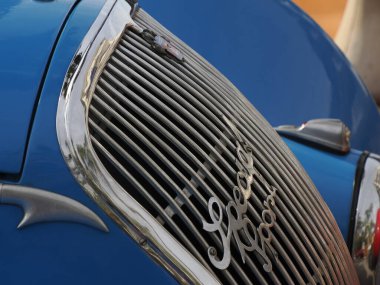 SANREMO, İtalya - 15 Ekim 2023 - Ospedaletti Devresi Tarihi Otomobil Uyanışı Ospedaletti caddelerinde düzenlenen bir yarışma