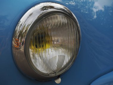 SANREMO, İtalya - 15 Ekim 2023 - Ospedaletti Devresi Tarihi Otomobil Uyanışı Ospedaletti caddelerinde düzenlenen bir yarışma