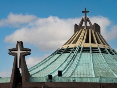 Meksika Şehri: Guadalupe Leydimizin yeni Bazilikası Kubbesi.