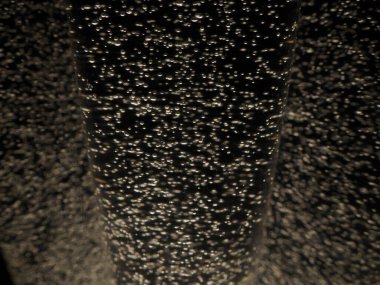 Sıvıdaki mikro hava kabarcıklarını kapat