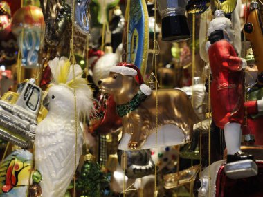 Graz austria noel pazarında xmas topları dekorasyonu