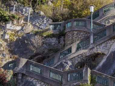 Saat kulesi merdiveni Graz Avusturya, kış mevsiminde.