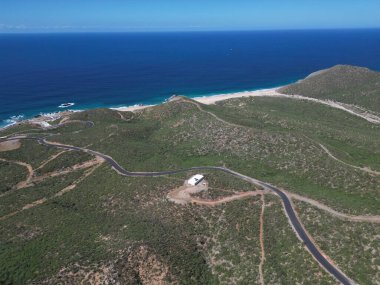 Odos Santos Meksika 'nın yakınlarındaki Tsandy Beach' in insansız hava görüntüsü Miami 'nin bakış açısından Kaliforniya' ya bakıyor.