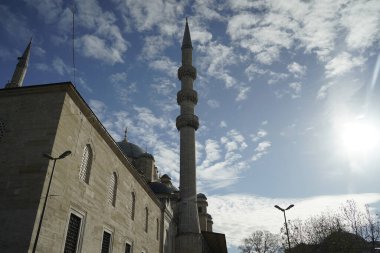 Eminonu Yeni Cami Camii İstanbul 'daki hindi günü manzaralı
