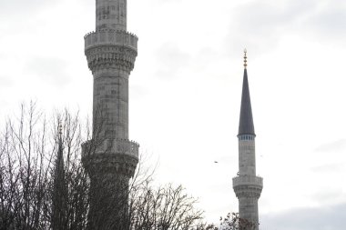 İstanbul, Türkiye 'deki Sultanahmet Mavi Camii - minareler kulesi