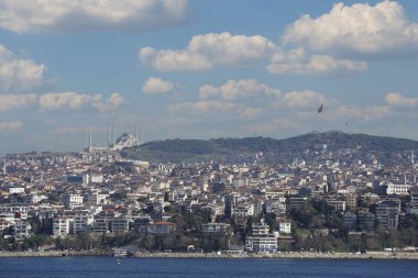 Topkapı Sarayı 'ndan Marmara deniz manzaralı İstanbul hindisi.